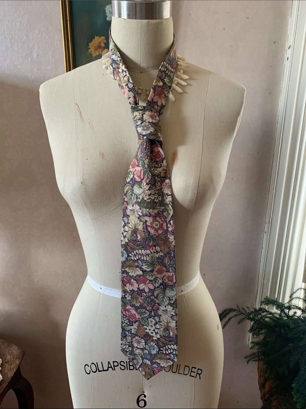 Tango by Max Raab Men’s Vintage Floral Neck Tie
